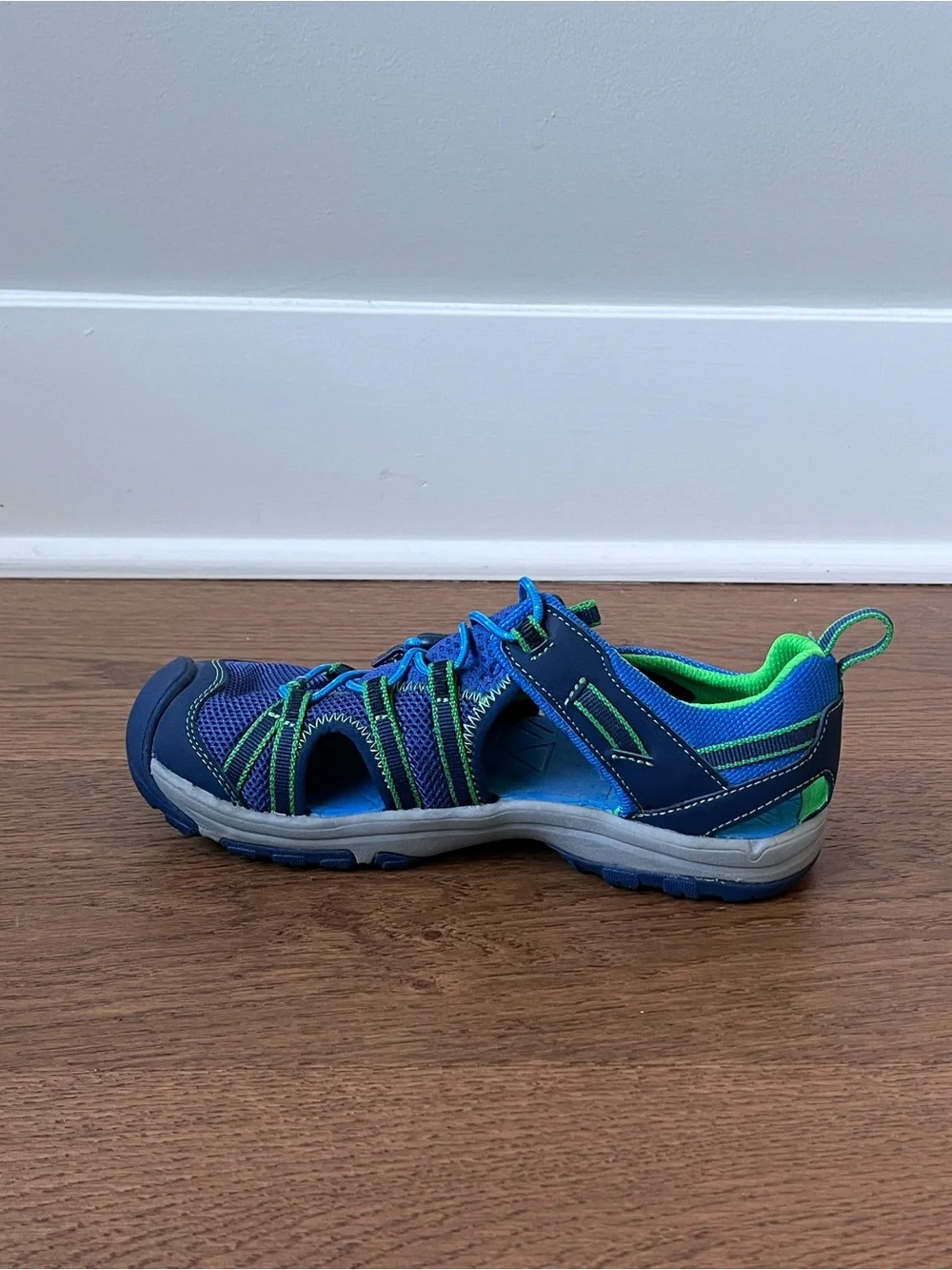TEVA Boys Manatee Summer Outdoor Sandals Size 4 Blue Green Slip On Water Shoes